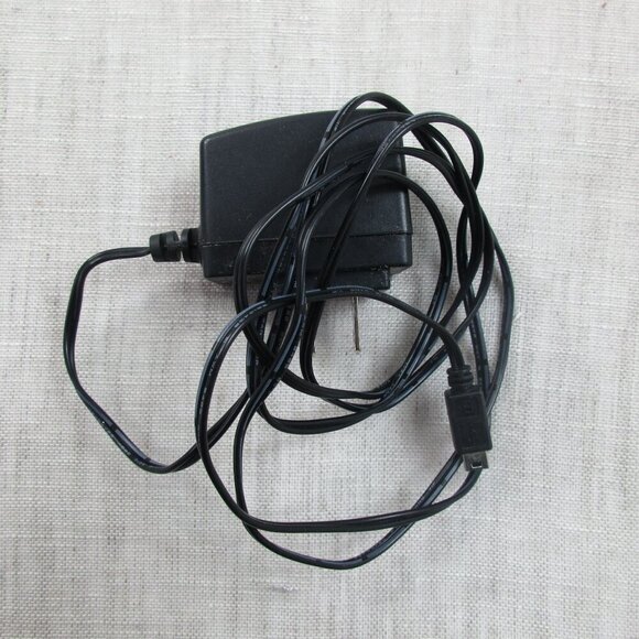 Insignia‎ HD Digital Camcorder Camera Blue LCD Display With Charger NS-DV720P - Picture 6 of 8